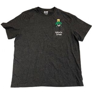 Space Jam Embroidered Pocket Short Sleeve Tailgate Tee Men’s XL
